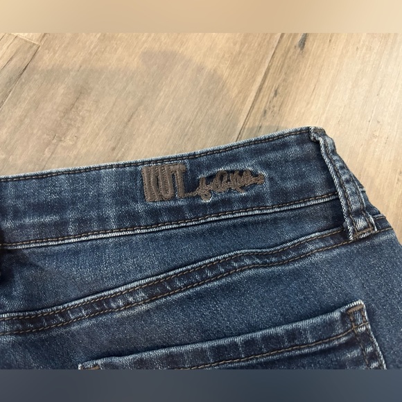 [Kut From The Kloth] Women's Blue Dakota Skinny Ankle
Jeans, 8P - Picture 4 of 4